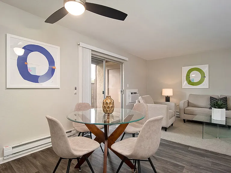 St. Charles Oaks Apartments — Photo 26