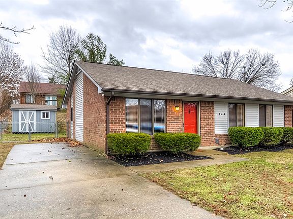 3rd image of 1644 Brentmoor Dr