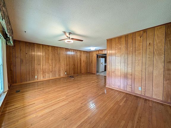3rd image of 1912 Tunnel Hill Varnell Rd