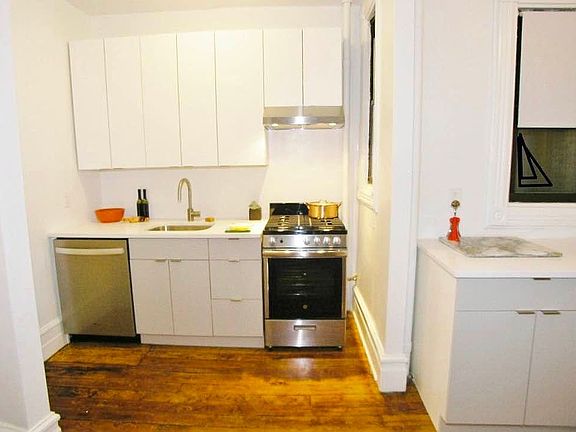 5th image of 177 7th Ave APT 3R