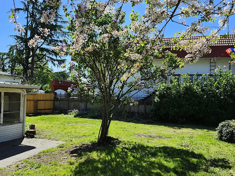 401 3rd Ave S #A — Photo 32