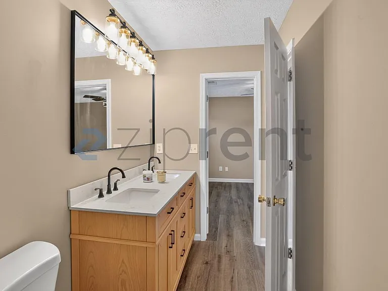 4972 Lake Park Cir — Photo 33
