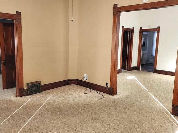 3rd image of 630 W Iron Ave
