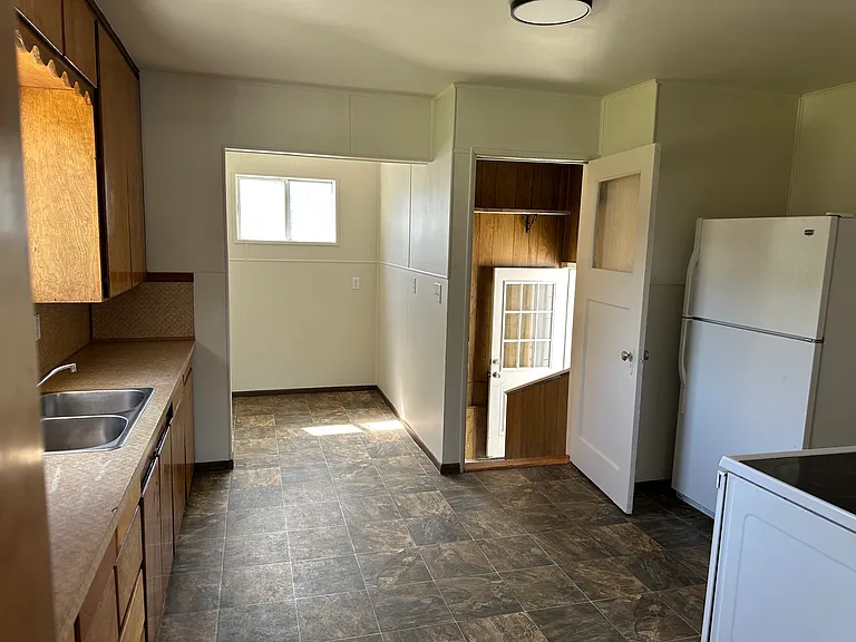 721 Main St — Photo 4