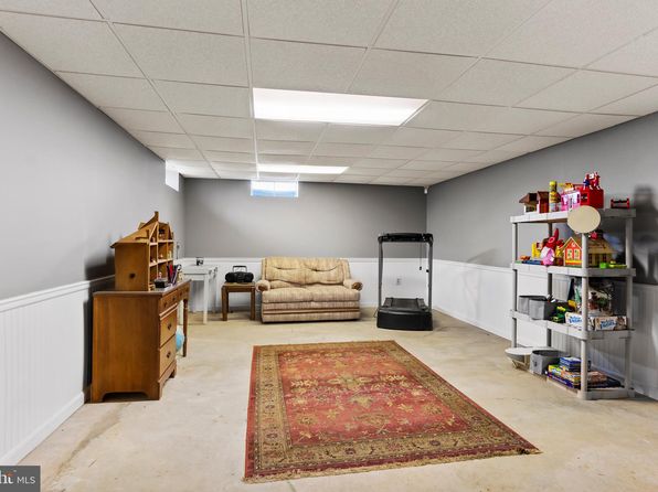 497 Glenn St, Mechanicsburg, PA 17055