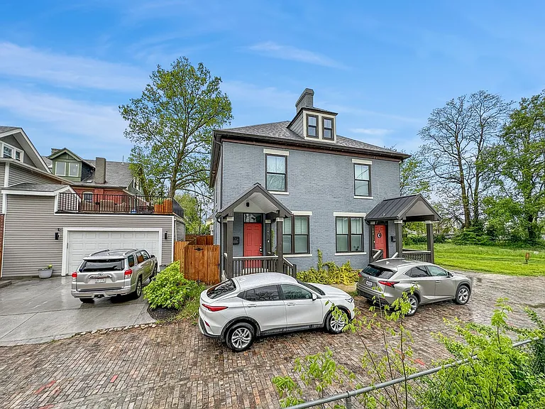 141 Hughes St — Photo 1