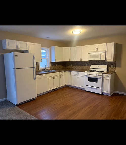 61 Columbia Ave — Photo 3
