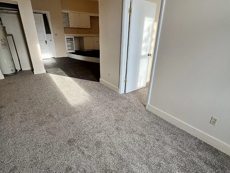 50 Main St #1 — Photo 12
