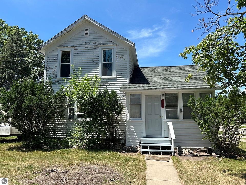 1st image of 302 S Pine St
