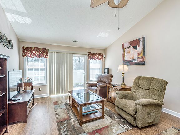 5th image of 6219 Loggia Dr #332-B