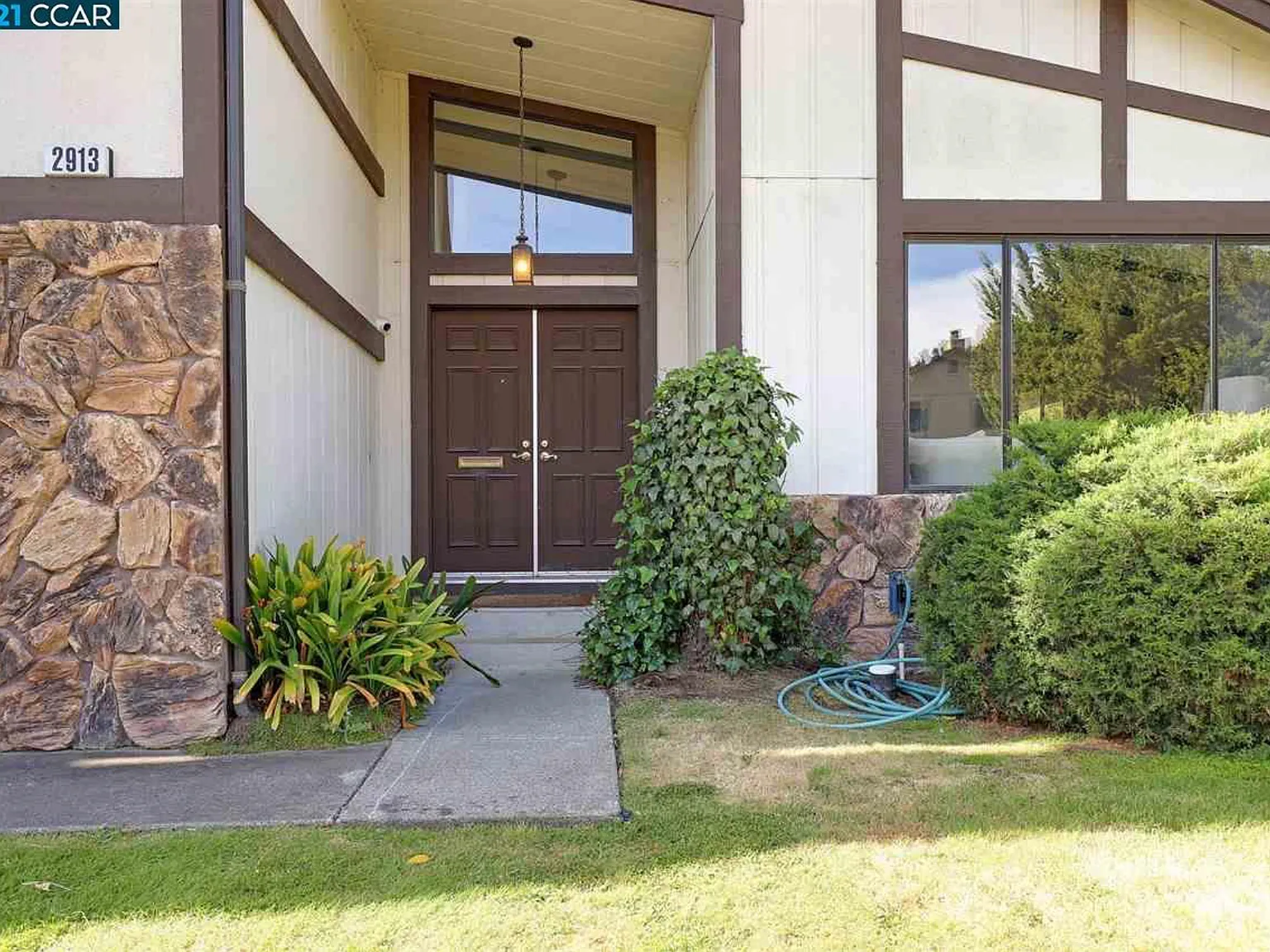 4 bed, 2671 sqft, $4,550 — Photo 3
