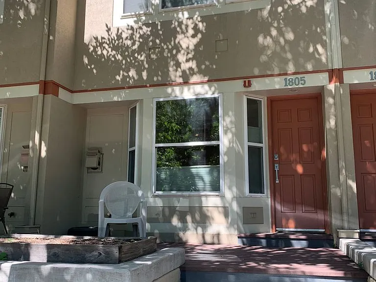 1805 23rd St — Photo 1