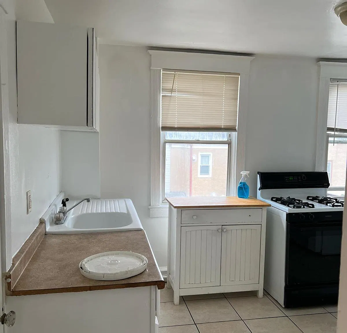 1 bed, $1,000 — Photo 3