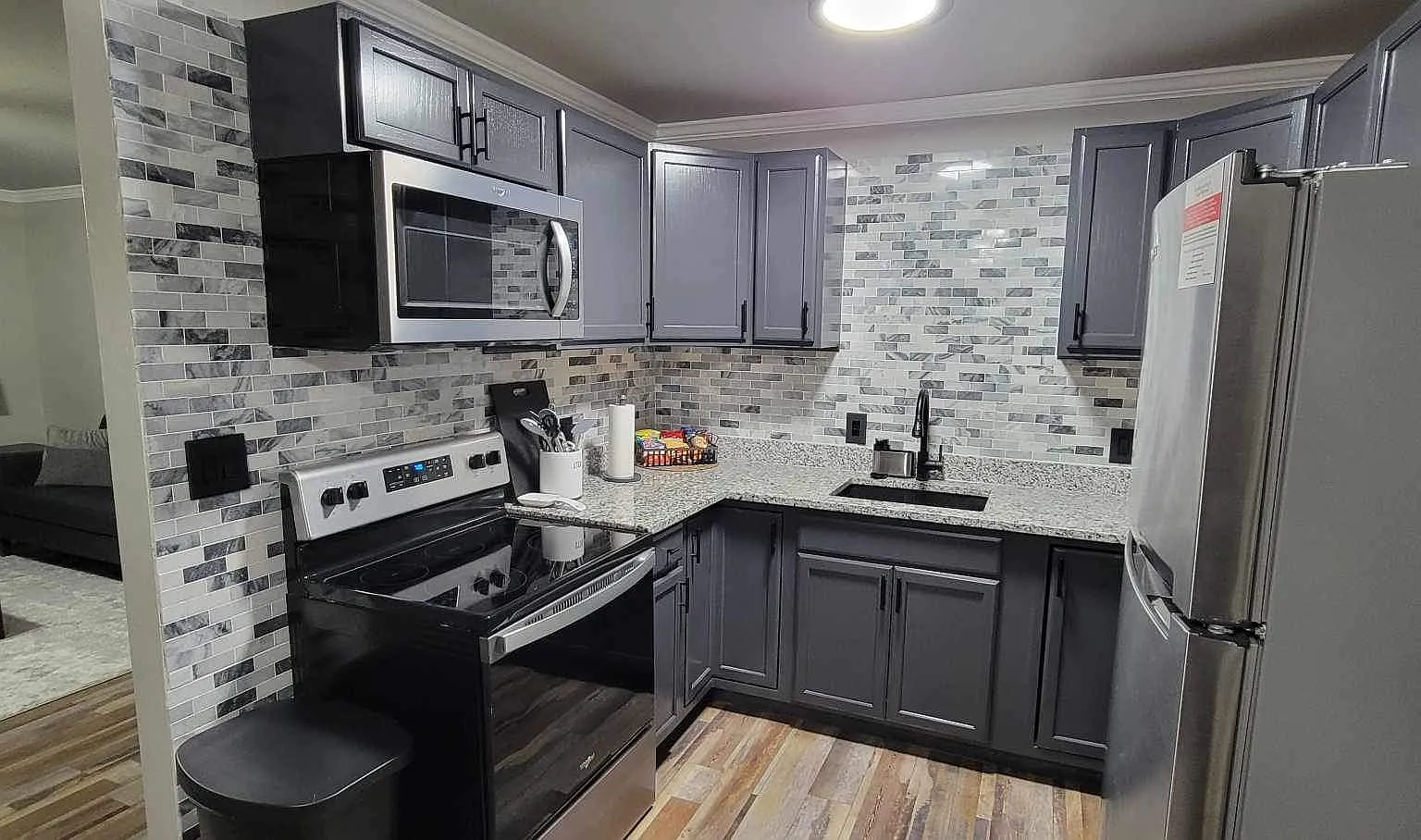 7939 NW Crossland Cir — Photo 3