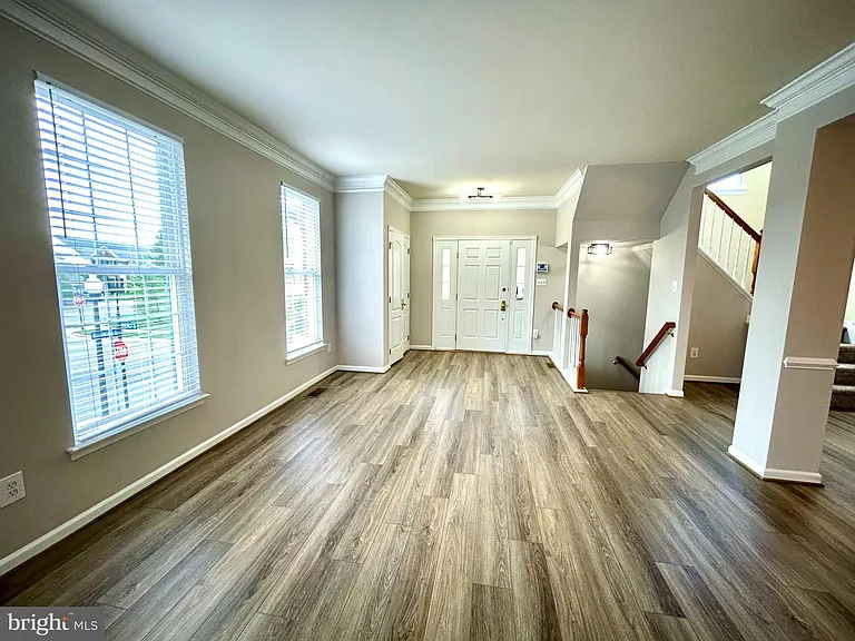 25937 Kirkwood Sq — Photo 7