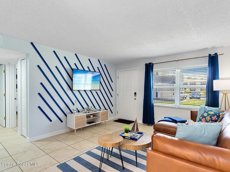 1031 Park Dr #5 — Photo 9
