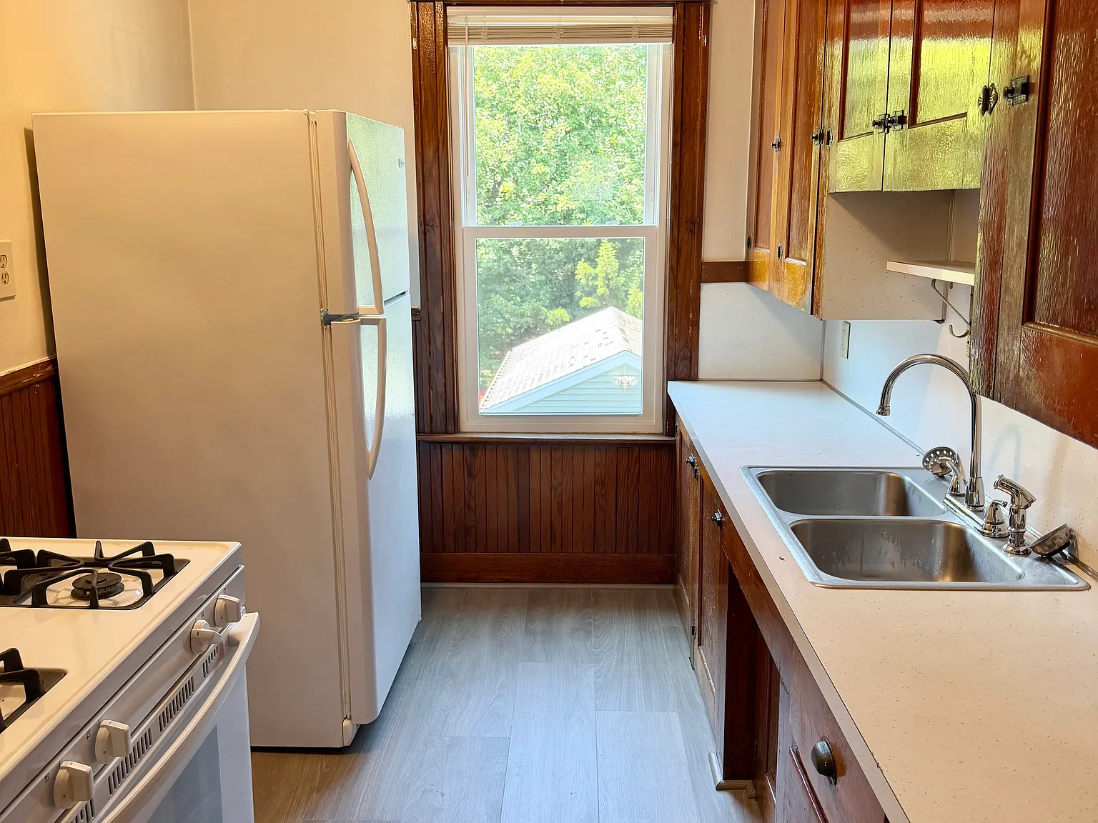 3 bed, 1200 sqft, $1,700 — Photo 2