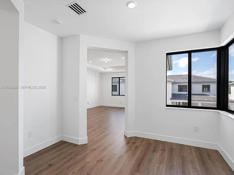 19602 NE 14th Ct — Photo 74