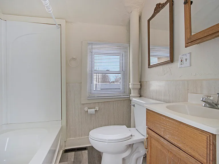 2032 S Burdick St #2 — Photo 7