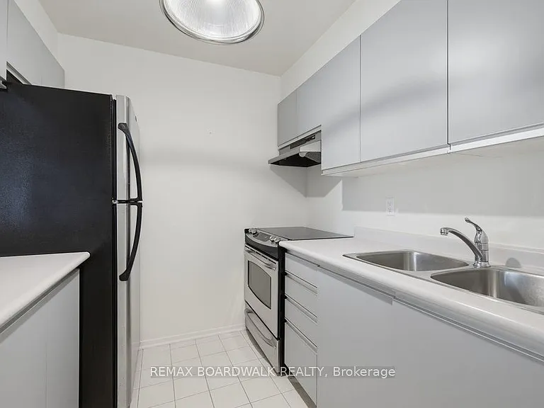 250 Brittany Dr #207 — Photo 5