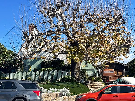 2nd image of 148 N Catalina St