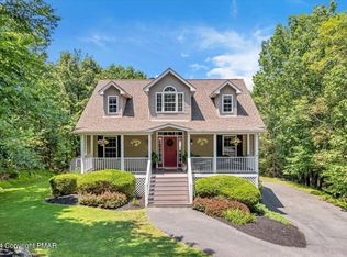 596 Hearthstone Cir, Bartonsville, PA 18321