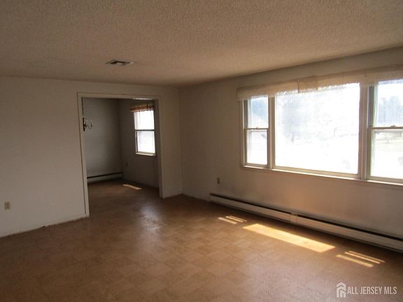 3rd image of 131 N Providence Way