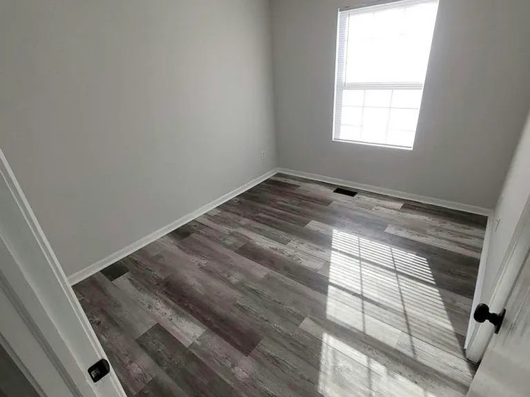 2323 W Osterhout Ave #3 — Photo 1