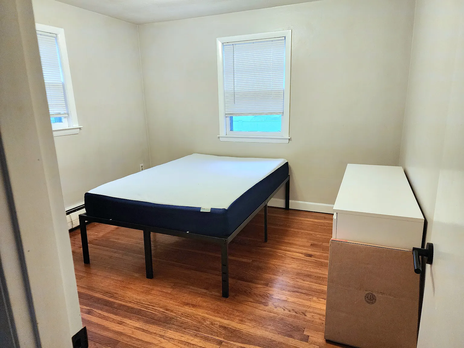 3 bed, 1100 sqft, $800 — Photo 1