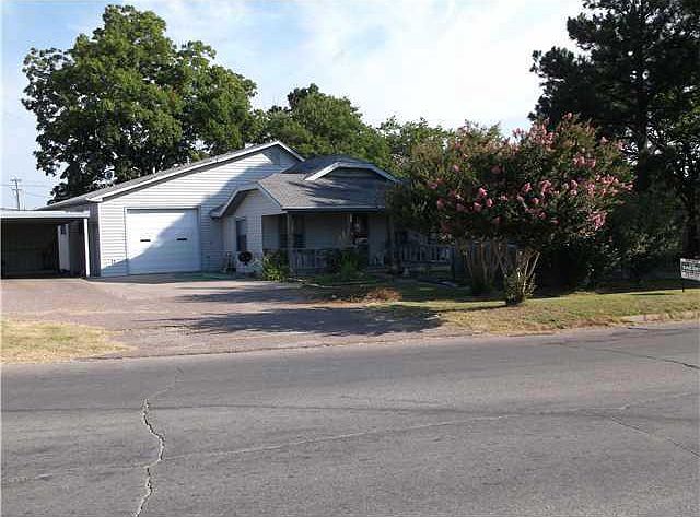 2nd image of 813 S Echo St