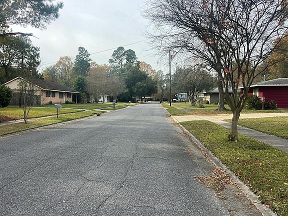 5th image of 8273 Rainbow Dr