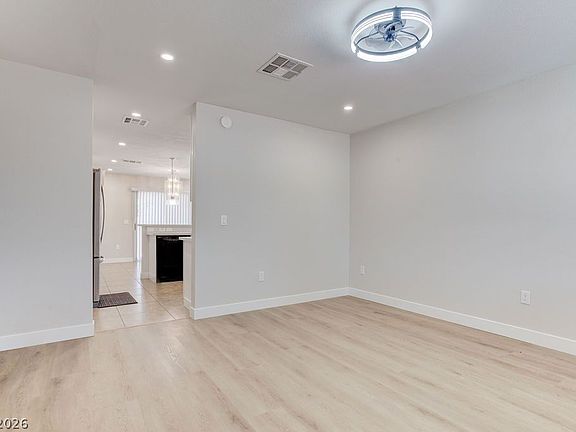3rd image of 2914 Cedar Ave