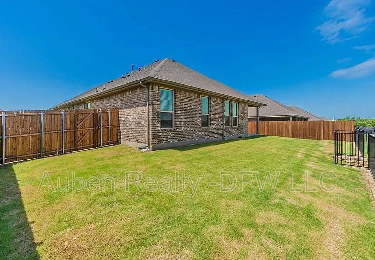 1343 Fox Hollow Rd — Photo 36