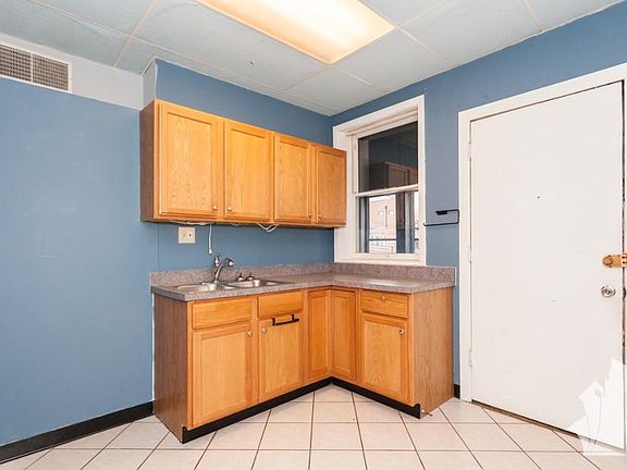 4th image of 1310 W Winona St #2R8