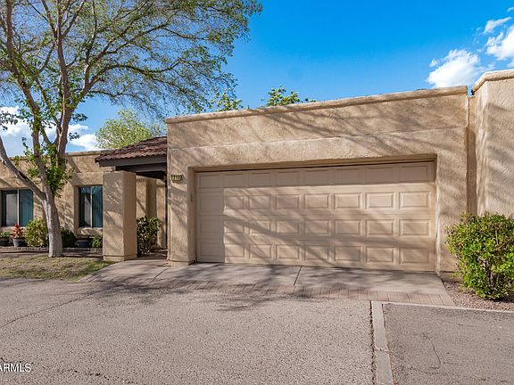 2nd image of 2212 W Marlette Avenue #106