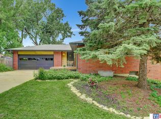 241 Wedgewood Dr, Lincoln, NE 68510