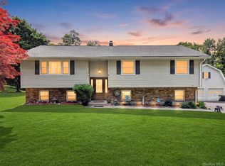 18 Helms Hill Rd, Washingtonville, NY 10992