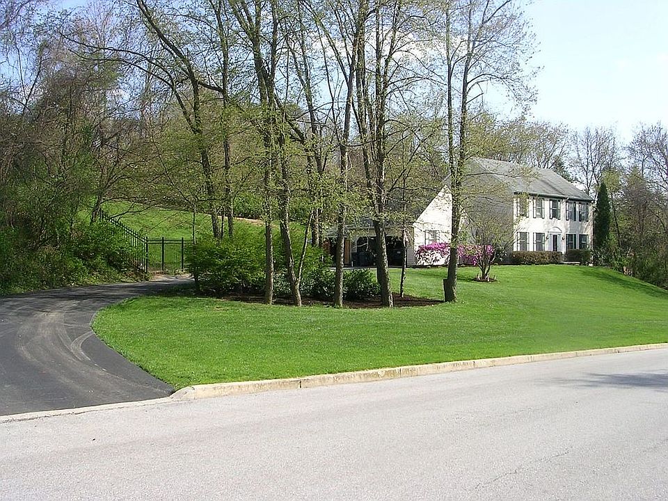 1st image of 12 Davenport Dr