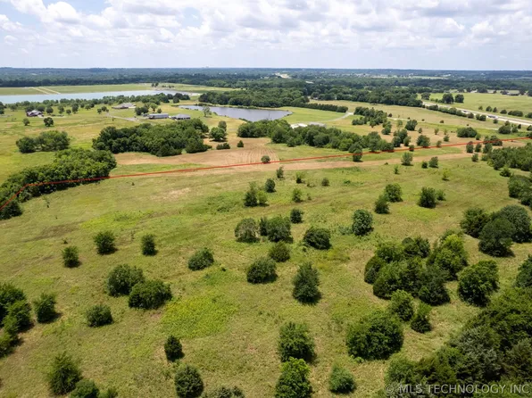 Fish Hatchery Rd, Caddo, OK 74729