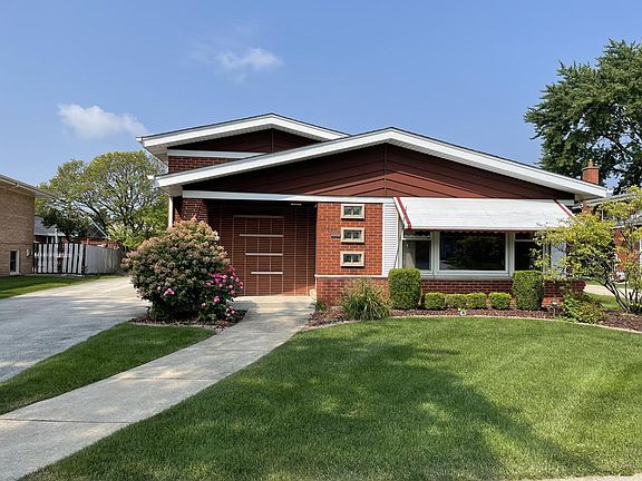 2nd image of 10644 S Leclaire Ave