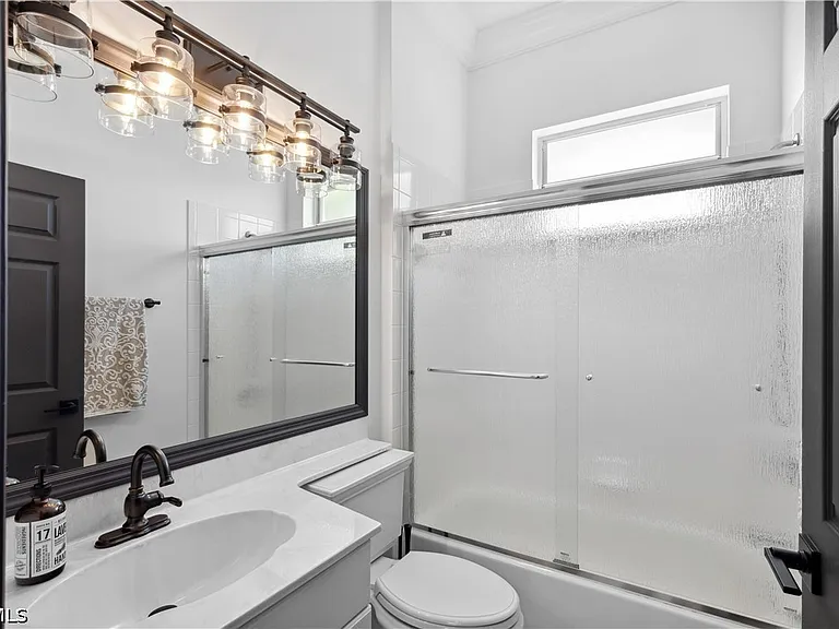 2202 Grove Dr — Photo 18