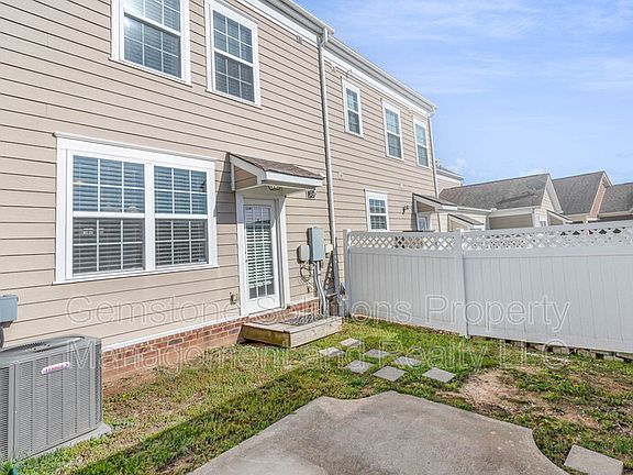4th image of 731 Westcott Ln