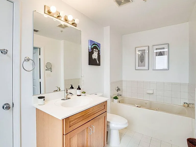 2020 12th St NW #Penthouse 10 — Photo 20