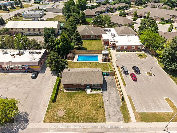 5th image of 382 Huron Rd