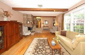 5th image of 23 Crossbrook Ln