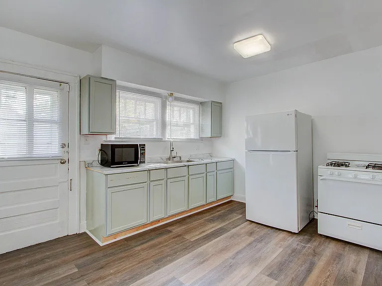 4239 N College Ave — Photo 9