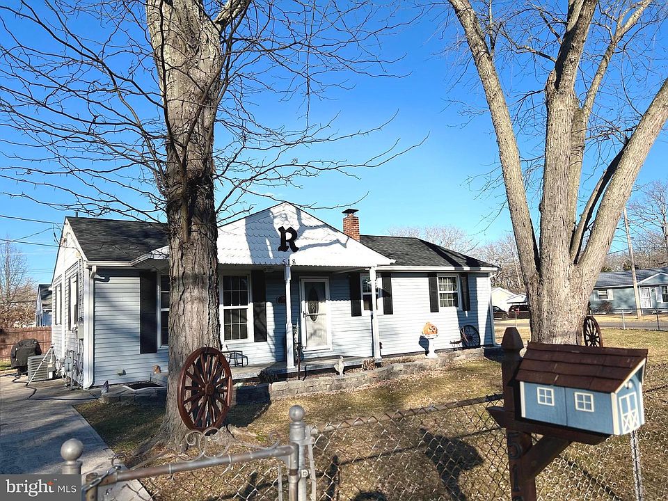1st image of 518 Edward Ln