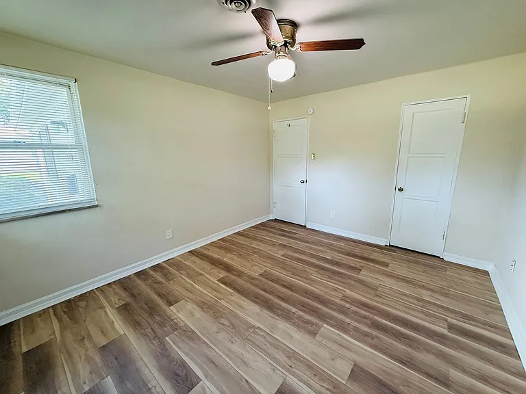544 Thurston Ave — Photo 15