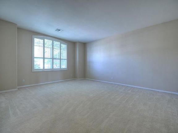 5th image of 219 W Desert Flower Ln