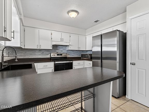 5th image of 1448 Flomich St